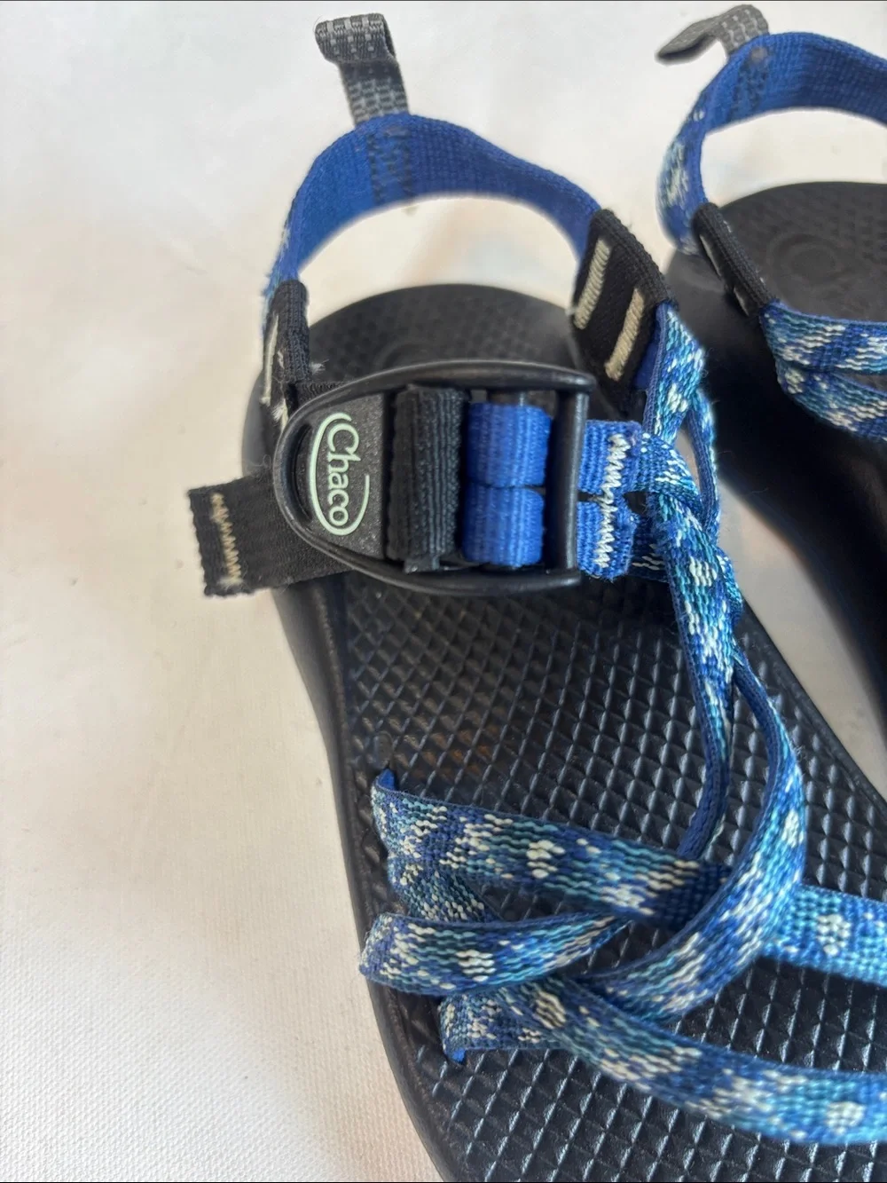 Chaco Kids Blue Patterned Webbing Sport Sandals, size 1